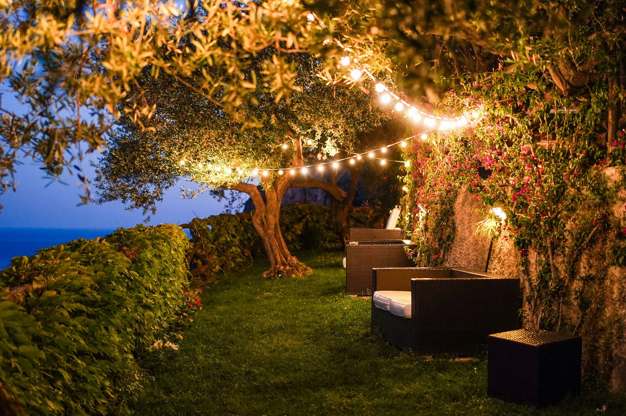 Amalfi wedding venue the gardens by night
